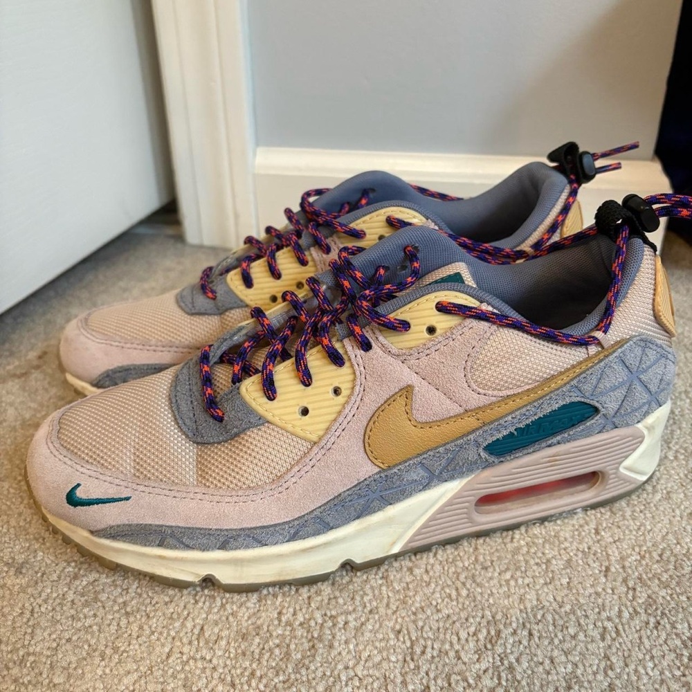 Women’s Nike Air Max 90 SE “Fossil Stone Ashen Slate”